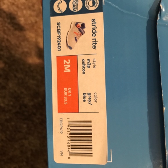 NIB Striderite Ashton Made2Play sneakers size 2 - Picture 2 of 4